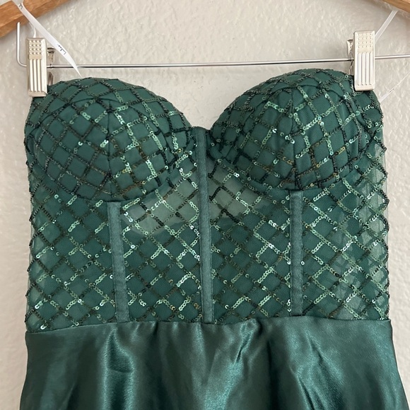 Going Glam Dark Green Sequin Bustier Skater Dress - Picture 6 of 7